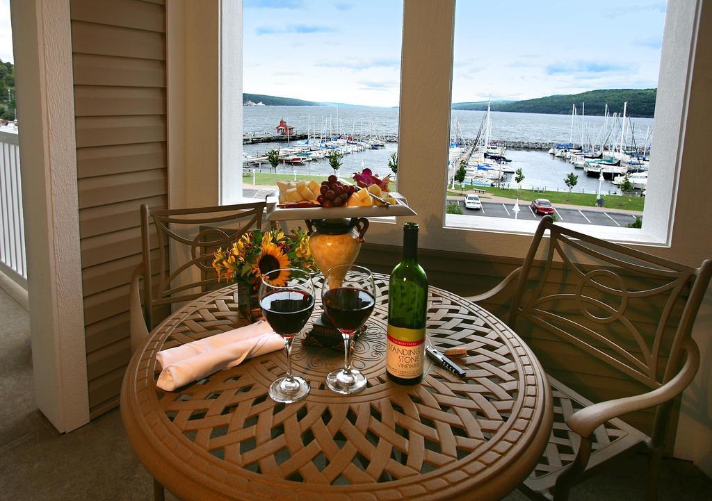 Watkins Glen Harbor Hotel Restaurant foto